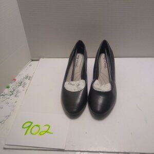 Easy Street Prim Pumps Women Heels black size 8